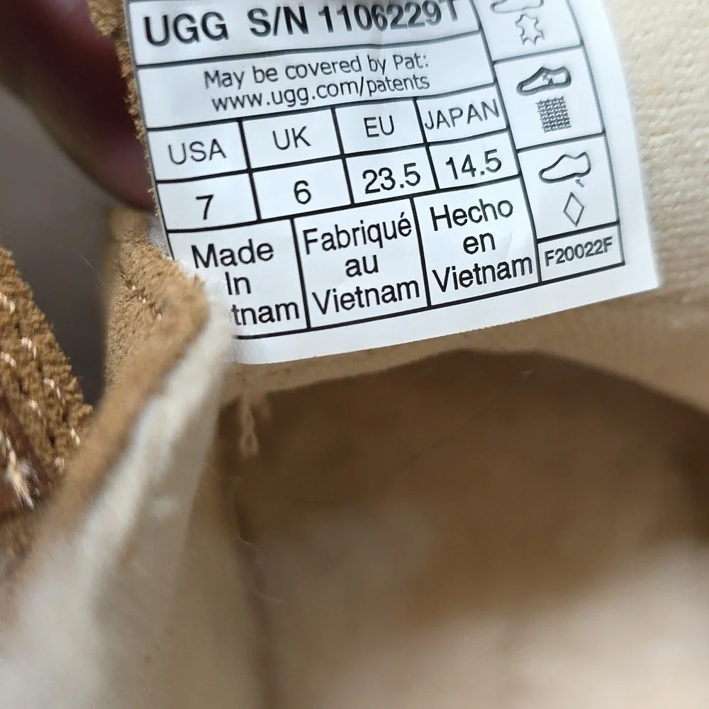 UGG Nolen Toddler Boots - Chestnut Suede with Shearling Trim - Size 7